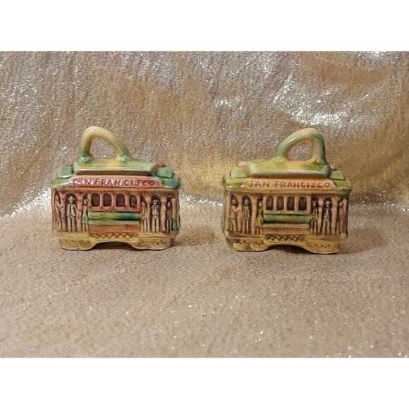 San Francisco Cable Cars Salt Pepper Shaker Set SNCO Imports Japan Souvenir - Picture 1 of 8